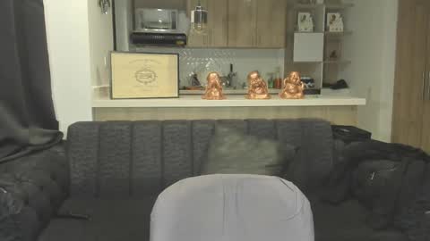 bradleymartin7 online show from 3, 3, 2025