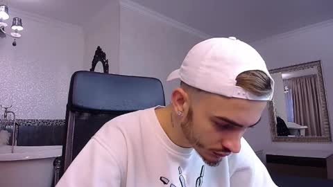 Snapshot of brandontatex chatting on 13, 11, 2025 BrandonTateX online show from 13, 11, 2025