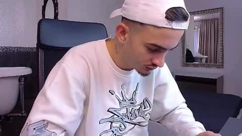 Snapshot of brandontatex chatting on 14, 11, 2025 BrandonTateX online show from 14, 11, 2025