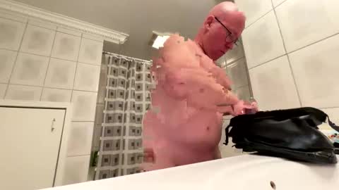 Snapshot of brandx420 chatting on 12, 4, 2026 Brandx420 online show from 12, 4, 2026