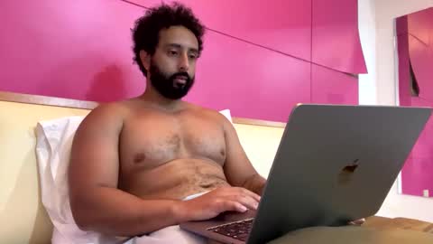 Daddy online show from 4, 3, 2025