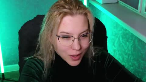 Snapshot of brandy__stars chatting on 25, 12, 2024 Belle online show from 25, 12, 2024