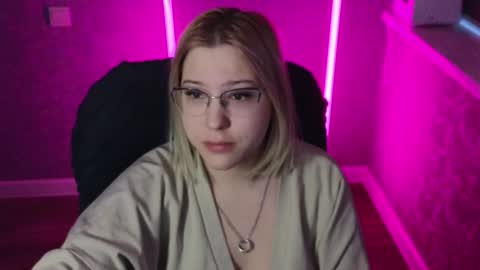 Snapshot of brandy__stars chatting on 8, 2, 2025 Belle online show from 8, 2, 2025