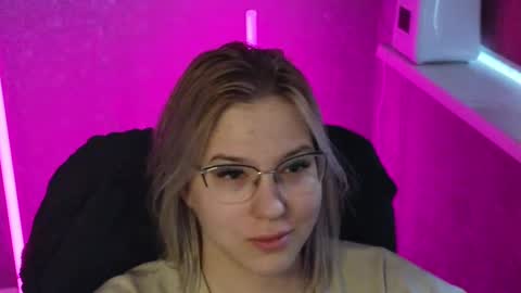 Snapshot of brandy__stars chatting on 10, 3, 2025 Belle online show from 10, 3, 2025