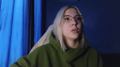 Snapshot of brandy__stars chatting on 15, 9, 2025 Belle online show from 15, 9, 2025