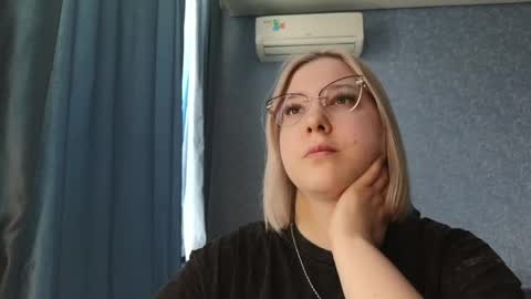 Snapshot of brandy__stars chatting on 27, 3, 2026 Belle online show from 27, 3, 2026