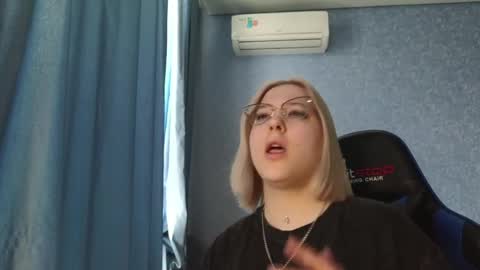 Snapshot of brandy__stars chatting on 27, 3, 2026 Belle online show from 27, 3, 2026