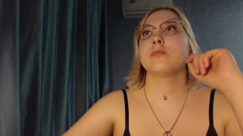 Snapshot of brandy__stars chatting on 29, 3, 2026 Belle online show from 29, 3, 2026