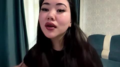 Snapshot of brandysveum chatting on 14, 11, 2025 Aypril online show from 14, 11, 2025