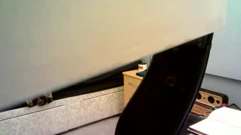 Snapshot of bratdownunder chatting on 8, 11, 2025 Bratdownunder online show from 8, 11, 2025