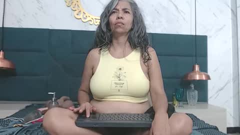 BRENDA VELASQUEZ online show from 19, 4, 2026