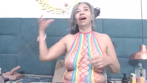 BRENDA VELASQUEZ online show from 19, 4, 2026