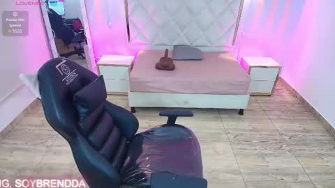 BRENDDA  online show from 17, 9, 2025