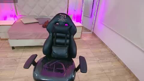 BRENDDA  online show from 3, 11, 2025