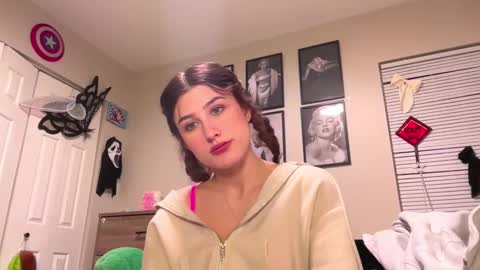 Snapshot of briadominick chatting on 27, 2, 2025 Brianna3 online show from 27, 2, 2025