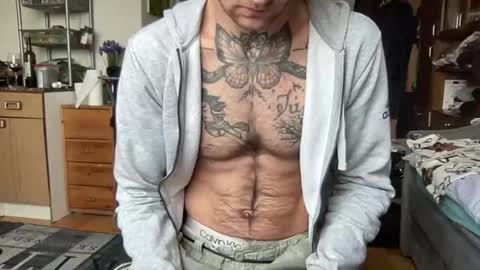 Snapshot of brianmuscle chatting on 18, 5, 2026 Brian online show from 18, 5, 2026