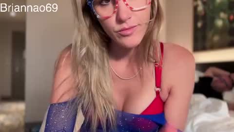 Long legstight pussyperky titties need I say more online show from 5, 7, 2026