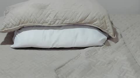 Snapshot of bridgetrodriguez chatting on 9, 1, 2025 online show from 9, 1, 2025