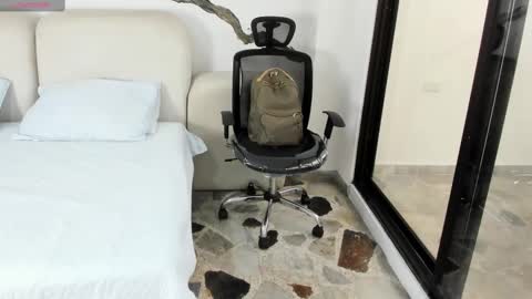 Snapshot of bridgetrodriguez chatting on 9, 3, 2025 online show from 9, 3, 2025