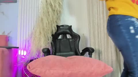 Snapshot of bridgetrodriguez chatting on 21, 9, 2025 online show from 21, 9, 2025