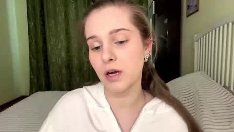 brielleroberts online show from 17, 3, 2026