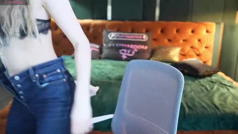 Snapshot of bright_diamonds_054 chatting on 5, 2, 2026 Diamonds Girls online show from 5, 2, 2026