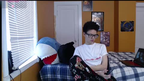 Snapshot of bright_pink_strawberry chatting on 12, 1, 2025 Strawberry online show from 12, 1, 2025