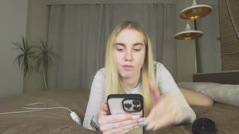 Snapshot of brightrays__ chatting on 13, 2, 2025 Amina Adelina online show from 13, 2, 2025