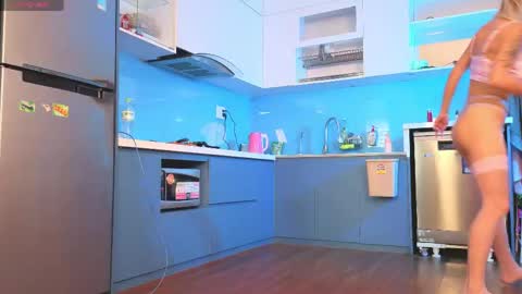 Snapshot of brilliant_barbe chatting on 15, 4, 2026 brilliant_barbe online show from 15, 4, 2026