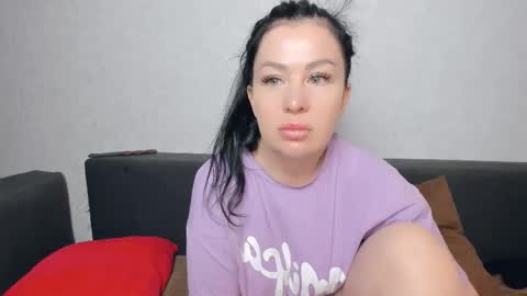 brilliantegirl_ online show from 18, 9, 2025