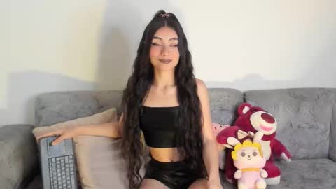 britany lenox online show from 16, 1, 2026