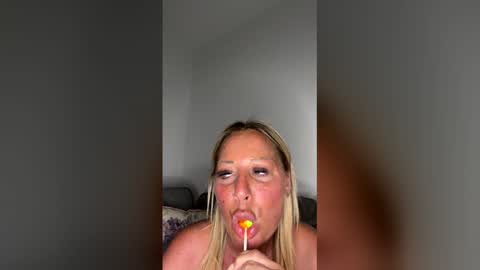 Snapshot of britishcumslut_10 chatting on 20, 4, 2026 britishcumslut_10 online show from 20, 4, 2026