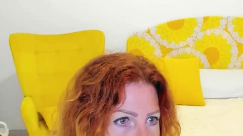 Snapshot of britishmilfpenelope chatting on 19, 10, 2025 Penelope online show from 19, 10, 2025