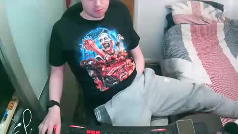 Snapshot of britishtom93 chatting on 26, 9, 2025 British Tom online show from 26, 9, 2025