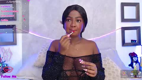 brittany 25 years old  happy as a worm  online show from 29, 12, 2024