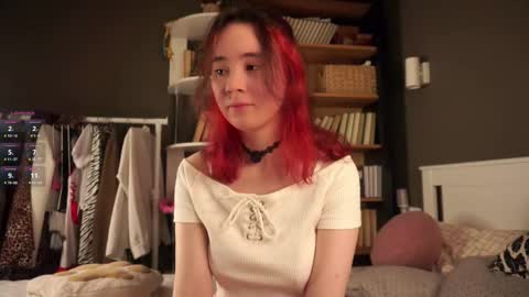 Snapshot of britthe chatting on 6, 11, 2025 Lina online show from 6, 11, 2025