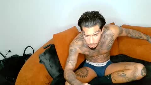 Snapshot of bronzedink chatting on 18, 12, 2025 Bronzedink online show from 18, 12, 2025