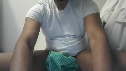 Snapshot of brownbd32 chatting on 10, 11, 2025 brownbd32 online show from 10, 11, 2025