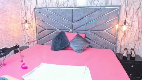 Sara  online show from 2, 12, 2024