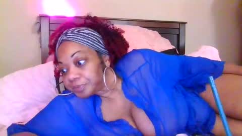 Snapshot of brownroundrenee chatting on 27, 7, 2026 brownroundrenee online show from 27, 7, 2026
