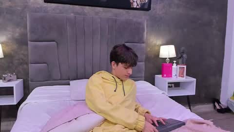 Bruce Hans online show from 21, 2, 2025