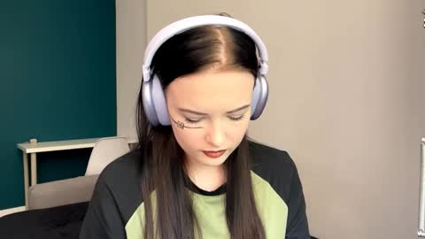 Snapshot of brunaceasor chatting on 5, 5, 2026 Luna online show from 5, 5, 2026