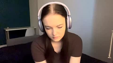Snapshot of brunaceasor chatting on 11, 5, 2026 Luna online show from 11, 5, 2026