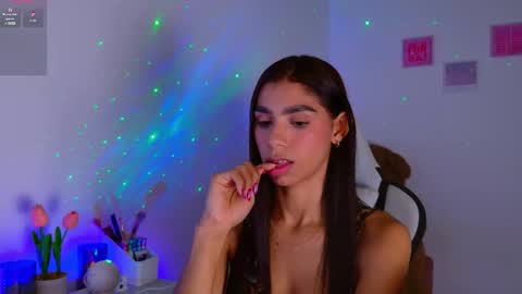 Snapshot of brunetteadams001 chatting on 1, 12, 2025 SARAH online show from 1, 12, 2025