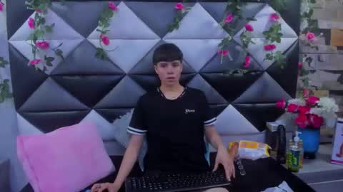 Snapshot of bruno_cruz chatting on 10, 11, 2025 Bruno Cruz online show from 10, 11, 2025