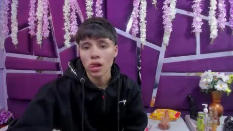 Snapshot of bruno_cruz chatting on 17, 12, 2025 Bruno Cruz online show from 17, 12, 2025