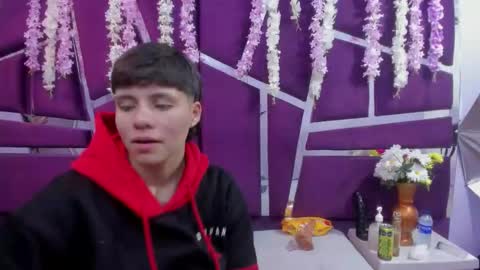 Snapshot of bruno_cruz chatting on 18, 12, 2025 Bruno Cruz online show from 18, 12, 2025