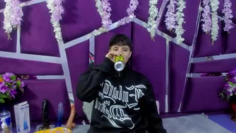 Snapshot of bruno_cruz chatting on 4, 2, 2026 Bruno Cruz online show from 4, 2, 2026