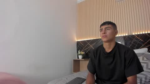 Snapshot of bruno_fox_ chatting on 18, 6, 2026 Bruno online show from 18, 6, 2026