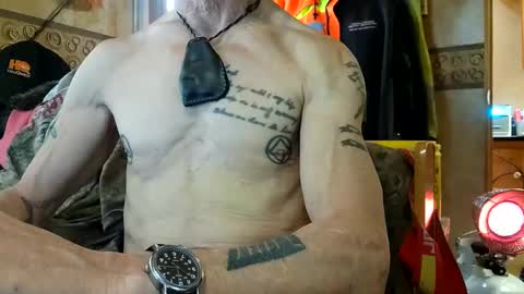 Snapshot of brushsquach chatting on 30, 12, 2024 Steve... aka SkinnieDippin aka TimberTramp online show from 30, 12, 2024